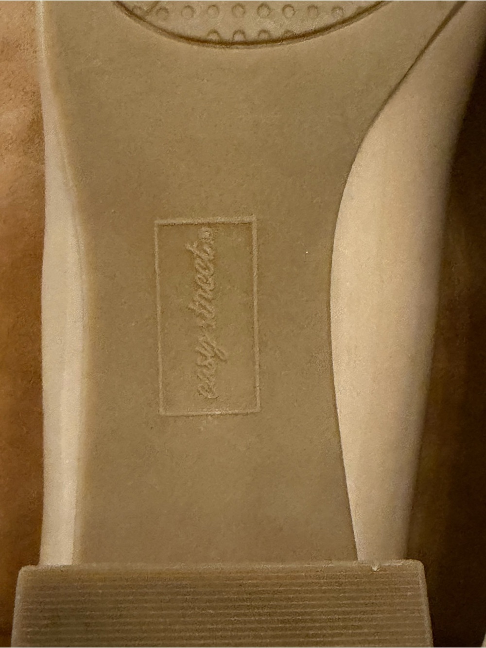 Easy Street Beige Block Heel Pump. Size 8. - Picture 10 of 14